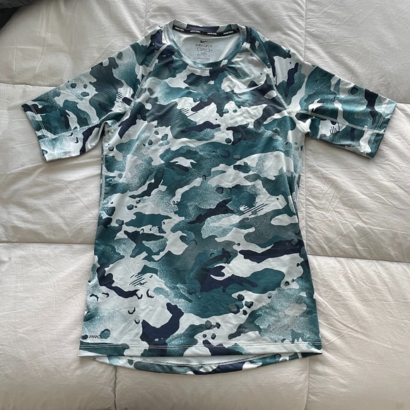 Nike Dri Fit Shirt - Picture 1 of 1